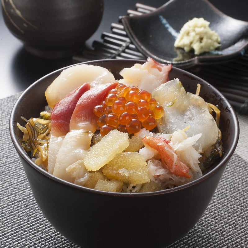 北海道発】7種の彩り海鮮丼［4パック］のお取り寄せ【ぐるめ食品株式