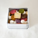 【北海道のお菓子クリエイター】メッセージクッキー付　ボタン型クッキー缶