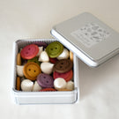 【北海道のお菓子クリエイター】メッセージクッキー付　ボタン型クッキー缶