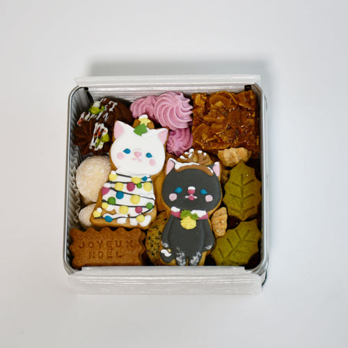 【クリスマス2025・数量限定】いたずら子猫のクリスマス クッキー缶［小］　